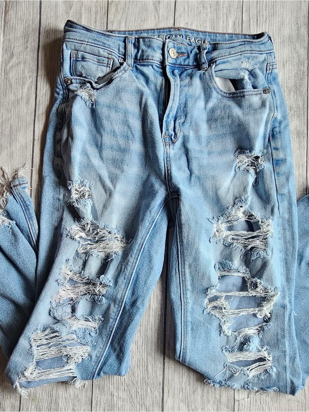 American Eagle Outfitters Light Blue Ripped Skinny Jeans
